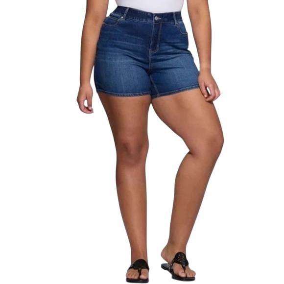 NWT CATO Women’s Contour Fit Hourglass Hi Rise Denim Shorts 22W 4.5” Stretchy - Picture 2 of 12